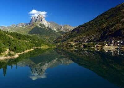VALLE DE TENA. PUEBLOS PIRENAICOS Y BELLOS PAISAJES SALPICADOS DE LEYENDAS Y BRUJERÍA